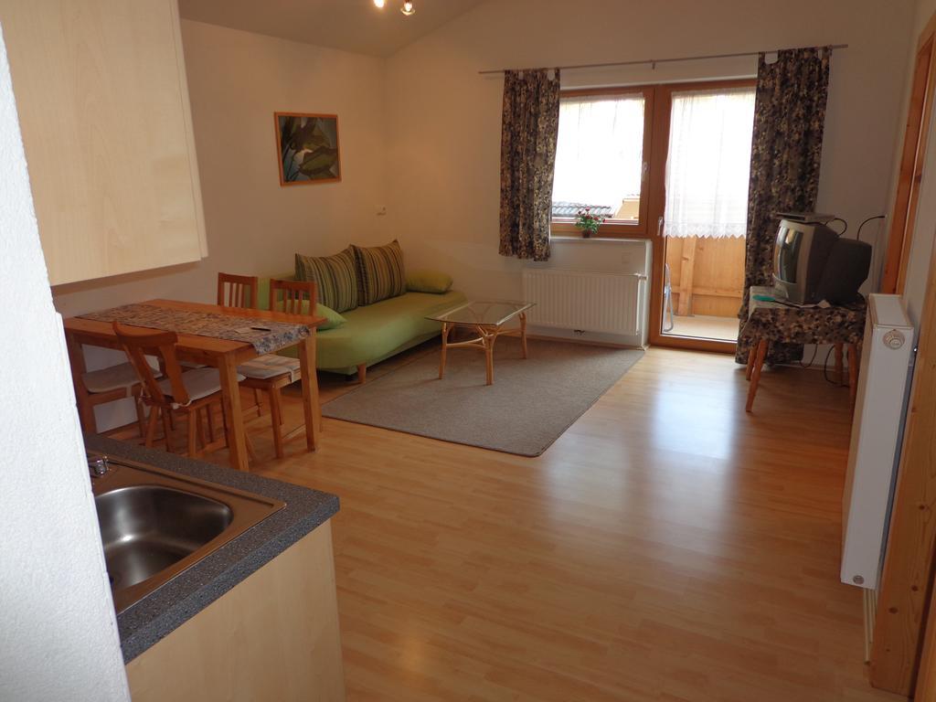 Sterzingerhof Apartment นอยชติฟ อิม ชตูไปทัล ห้อง รูปภาพ